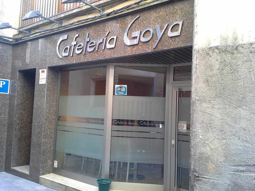 Hostal Cafeteteria Goya Barbastro Exterior foto